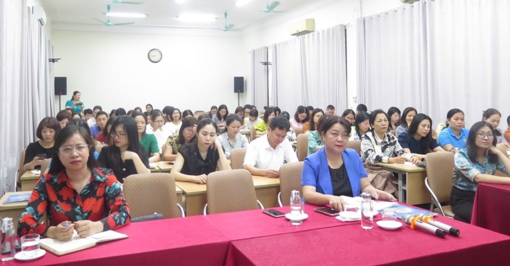 Lớp tập huấn nghiệp vụ Nữ công: Nâng cao năng lực cán bộ Công đoàn Hà Nội