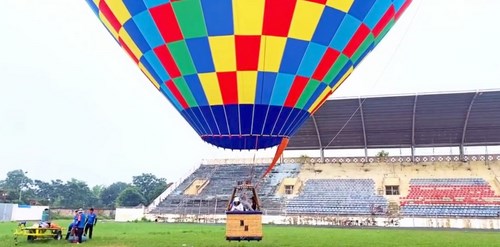 Thị xã Sơn Tây: Trải nghiệm bay khinh khí cầu, khám phá vẻ đẹp từ trên cao