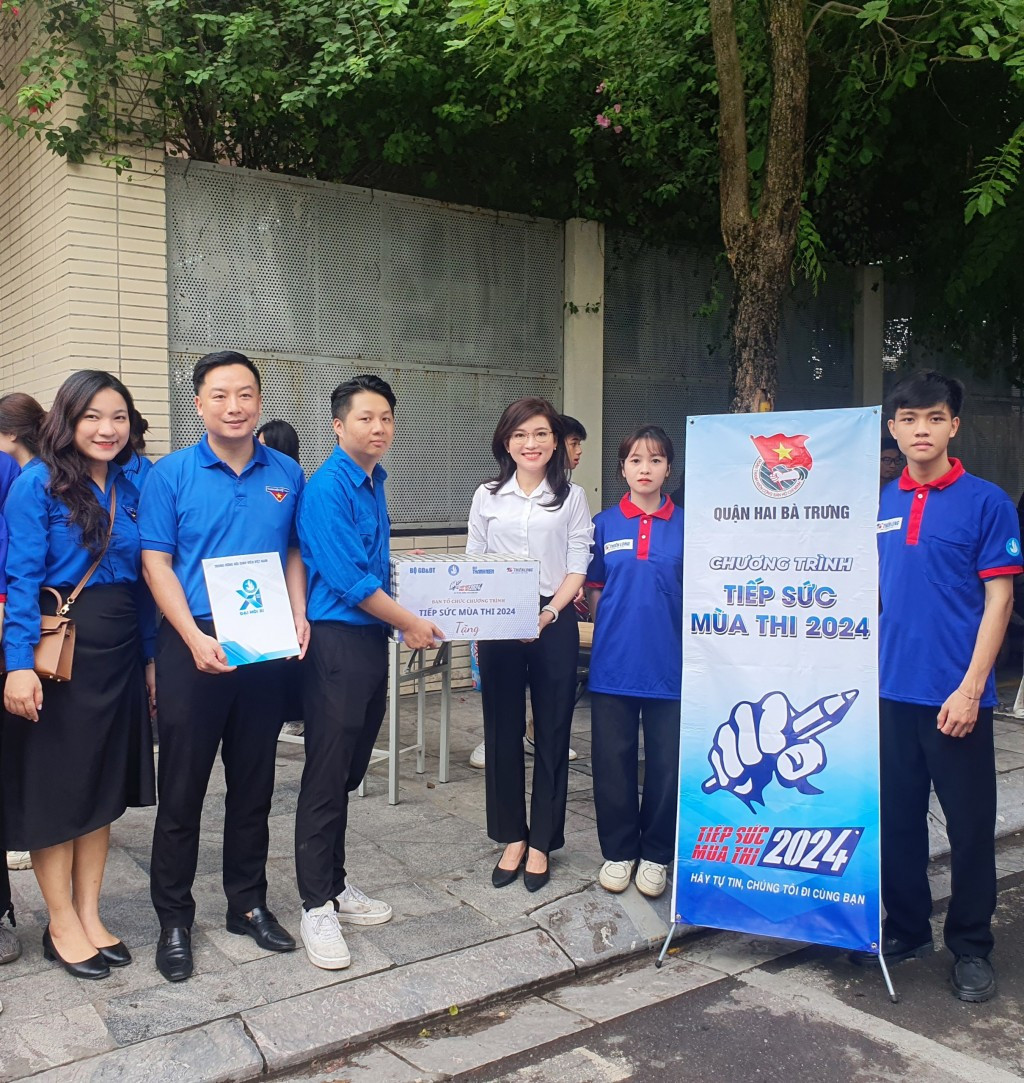 Đồng hành cùng sĩ tử mùa thi