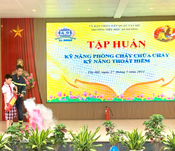 Quận Tây Hồ: Tăng cường tuyên truyền phòng cháy chữa cháy, trang bị kỹ năng sống cho học sinh