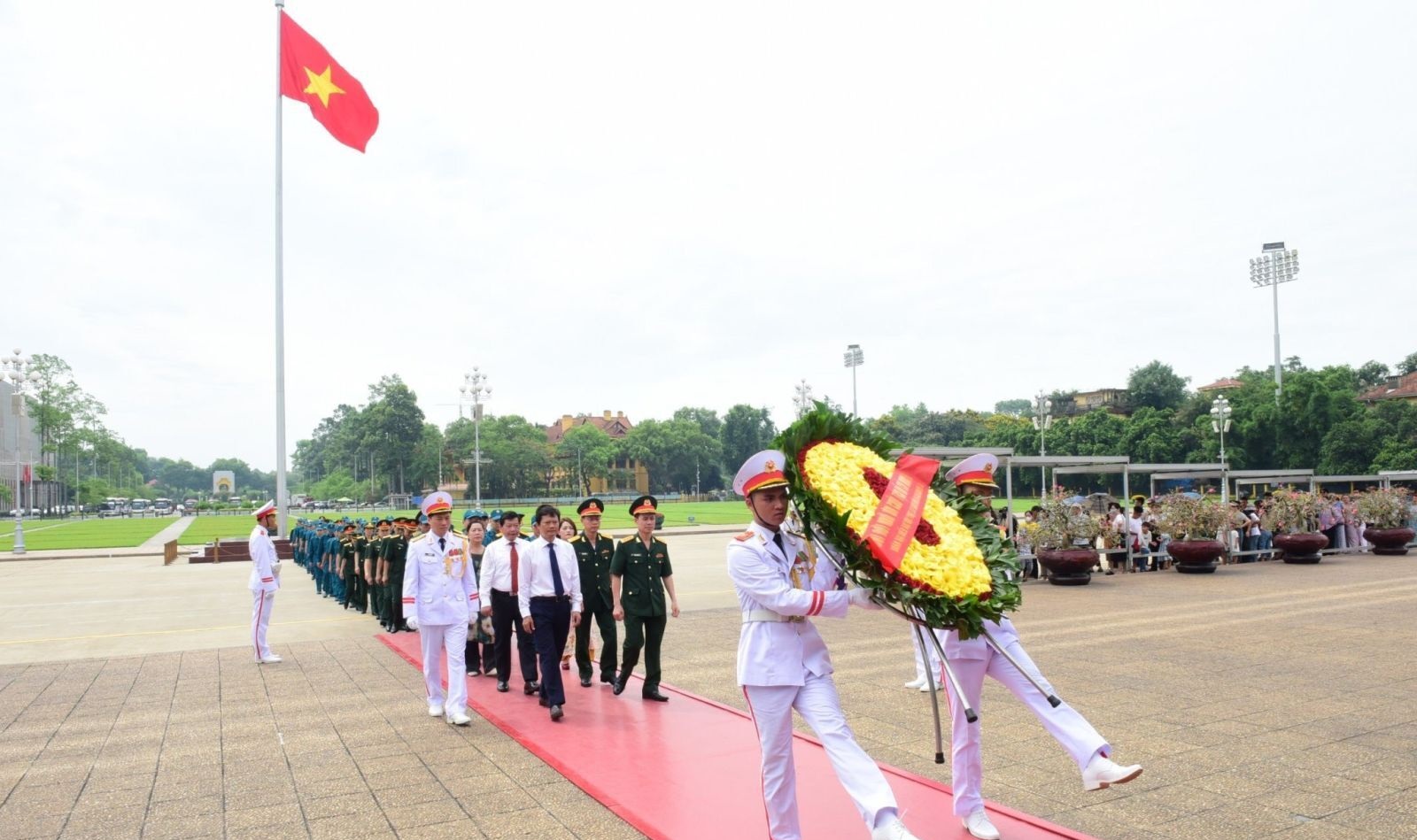 Thi đua Quyết thắng: Lực lượng vũ trang quận Đống Đa báo công với Bác