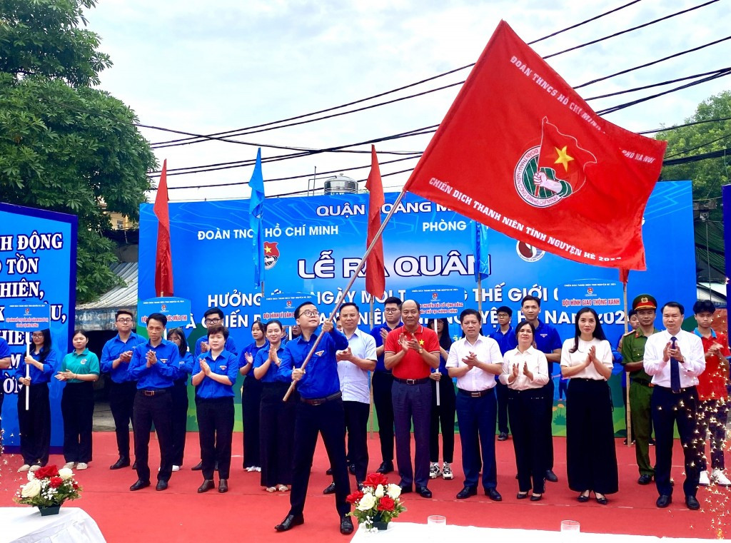 Tuổi trẻ quận Hoàng Mai chung tay vì môi trường xanh