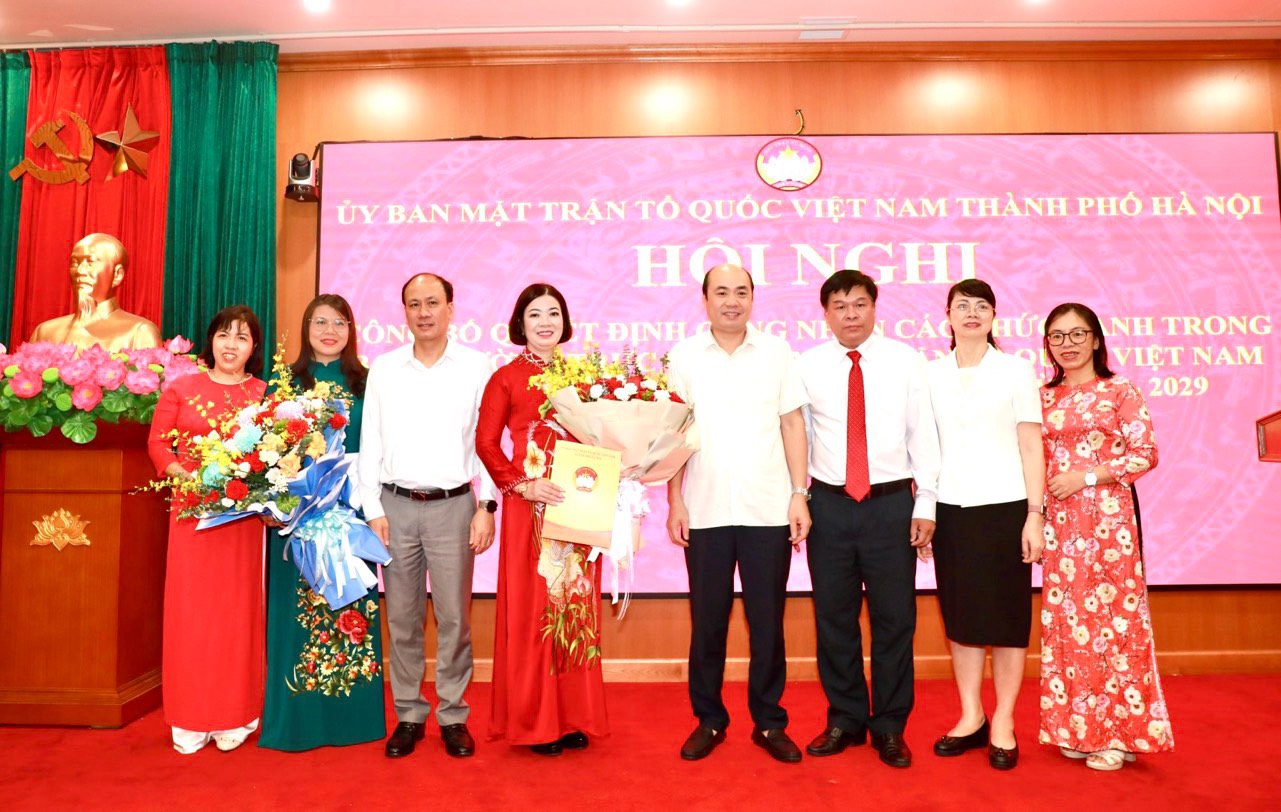 Hội nghị công bố các chức danh Ban Thường trực Ủy ban MTTQ Việt Nam huyện Thanh Trì khóa XVII