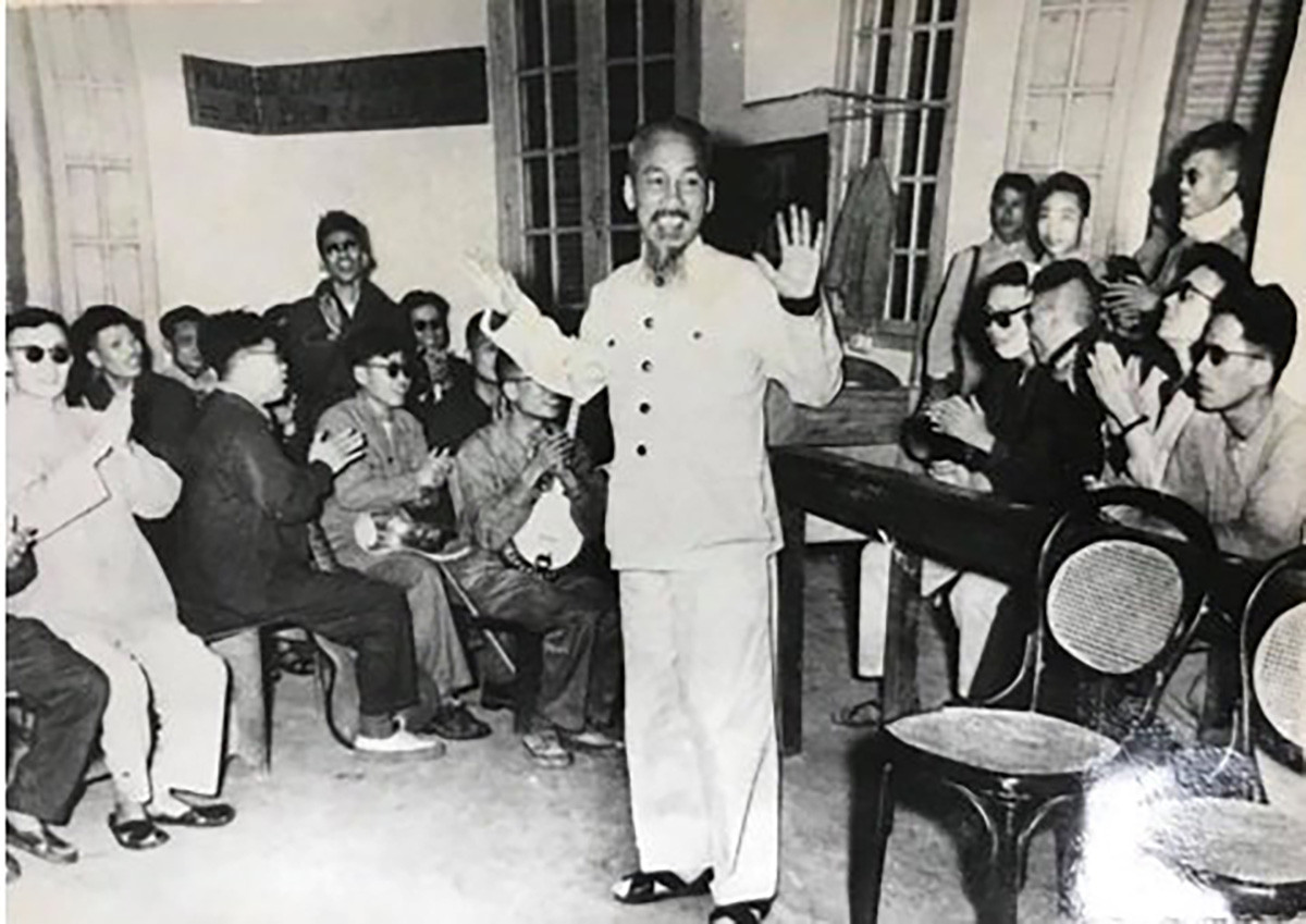 Kỷ niệm 77 năm Ngày Thương binh - Liệt sĩ (27/7/1947-27/7/2024): Chủ tịch Hồ Chí Minh với đạo lý “uống nước nhớ nguồn”