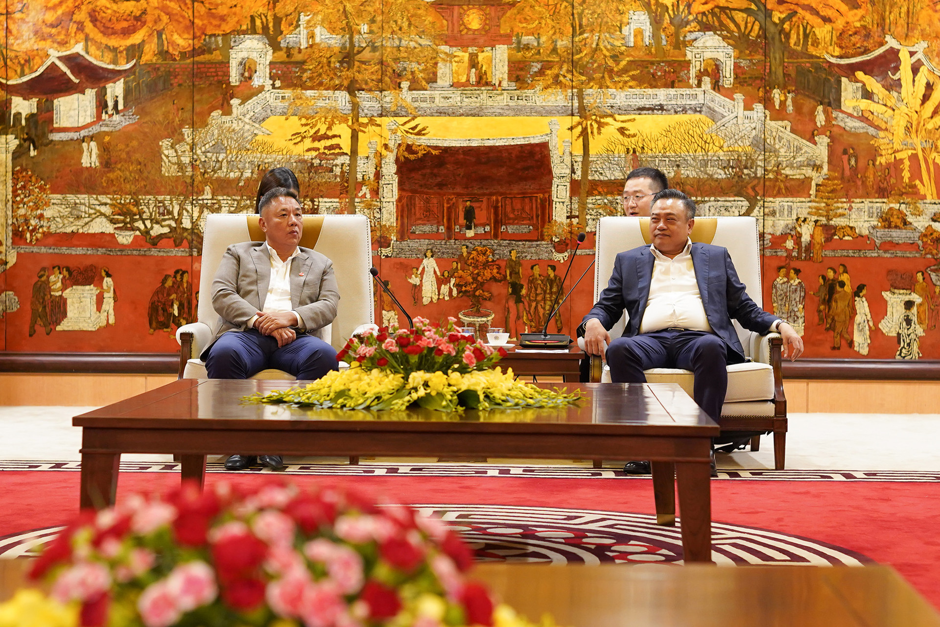 Chủ tịch UBND Thành phố Hà Nội tiếp Hiệp hội Xúc tiến thương mại Vịnh Lớn (Trung Quốc)