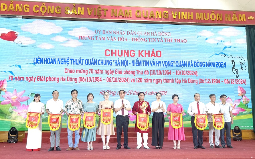Liên hoan Nghệ thuật quần chúng quận Hà Đông: Sôi động và thành công rực rỡ
