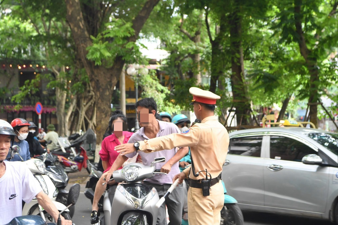 Công an thành phố Hà Nội thành lập thêm 5 tổ xử lý vi phạm giao thông, nâng cao ý thức người dân