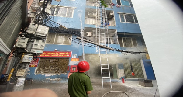 Diễn tập phương án PCCC và CNCH tại khu vực chung cư mini, đảm bảo an toàn cho người dân