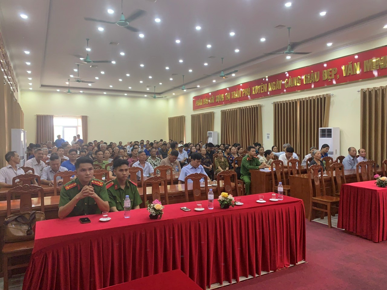 Huyện Phú Xuyên: Nâng cao nhận thức về phòng cháy, chữa cháy qua buổi tập huấn cho cộng đồng