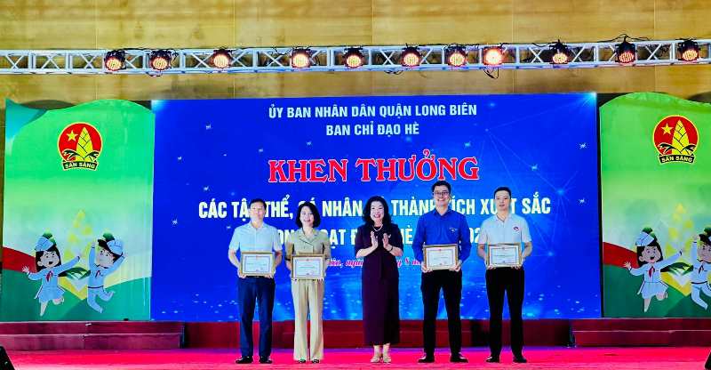 Quận Long Biên: Gần 1,2 tỷ đồng tặng quà trẻ em trong dịp hè 2024