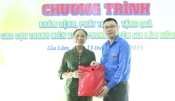Huyện Gia Lâm: Nhiều hoạt động ý nghĩa nhân kỷ niệm 74 năm Ngày truyền thống lực lượng Thanh niên xung phong Việt Nam