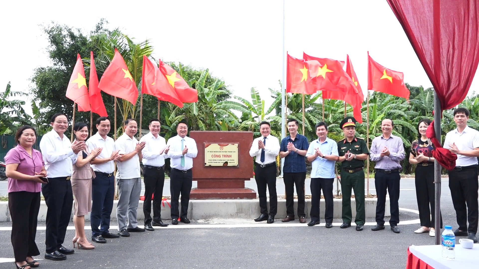 Lễ gắn biển công trình chào mừng kỷ niệm 70 năm Ngày Giải phóng Thủ đô và huyện Thanh Oai