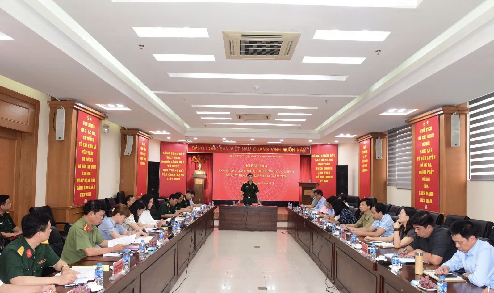 Sở Quy hoạch - Kiến trúc đẩy mạnh công tác giáo dục quốc phòng - an ninh, nâng cao nhận thức cho cán bộ, viên chức