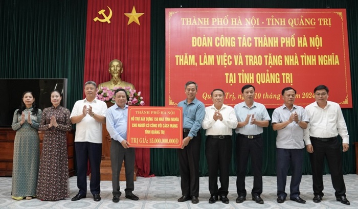 Thành phố Hà Nội và tỉnh Quảng Trị tăng cường hợp tác phát triển, đẩy mạnh các hoạt động an sinh xã hội