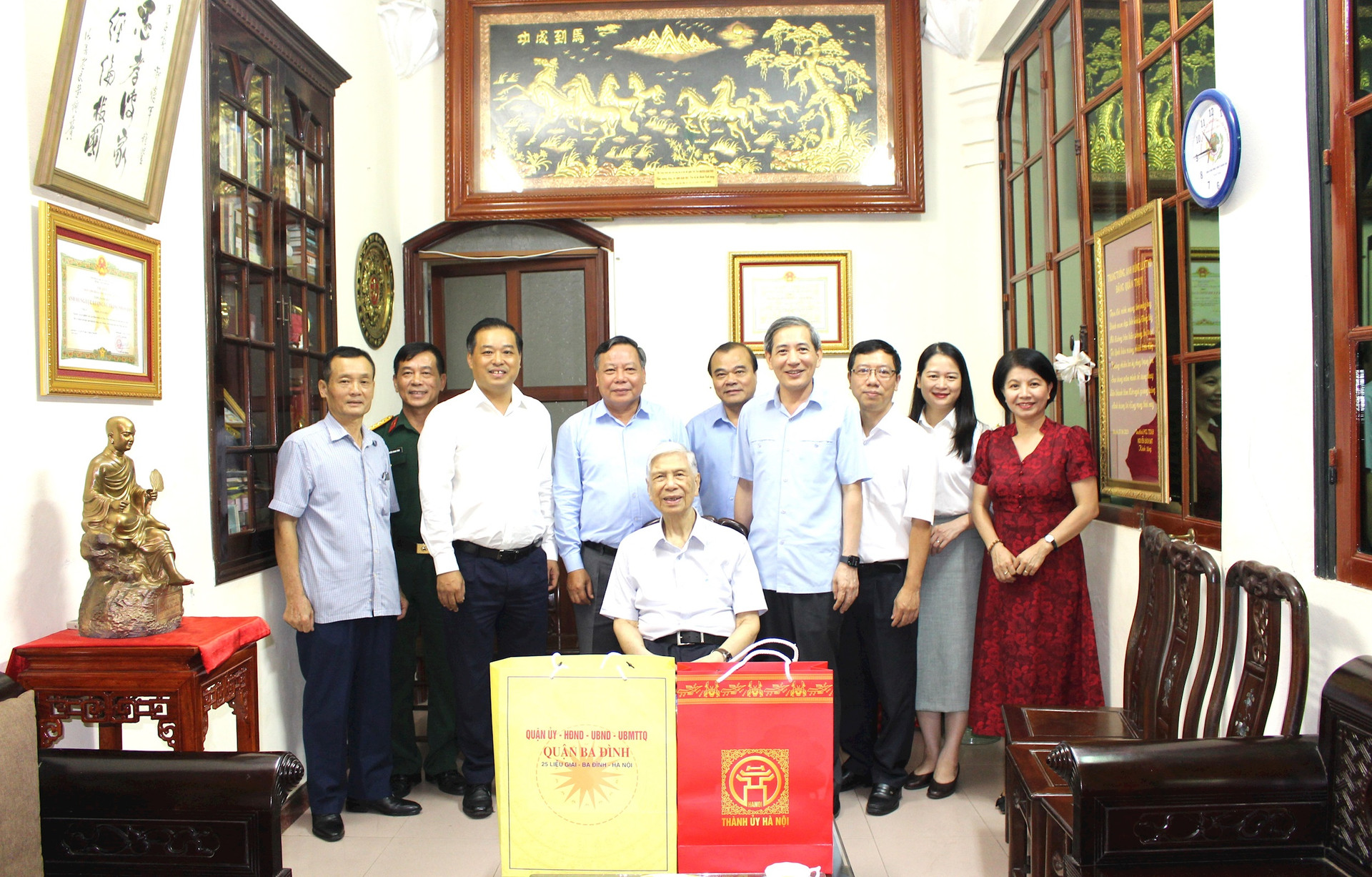 Phó Bí thư Thành ủy Nguyễn Văn Phong thăm hỏi, tri ân Trung tướng Đặng Quân Thụy