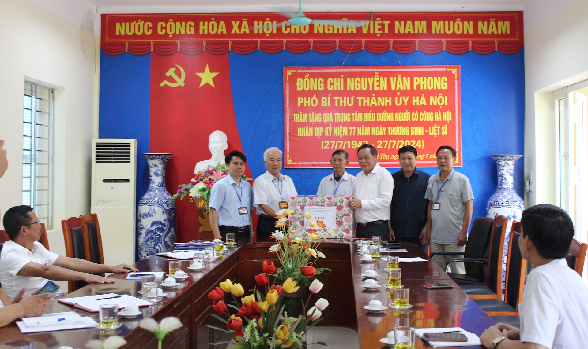 Phó Bí thư Thành ủy Nguyễn Văn Phong thăm hỏi, tri ân sâu sắc các gia đình chính sách
