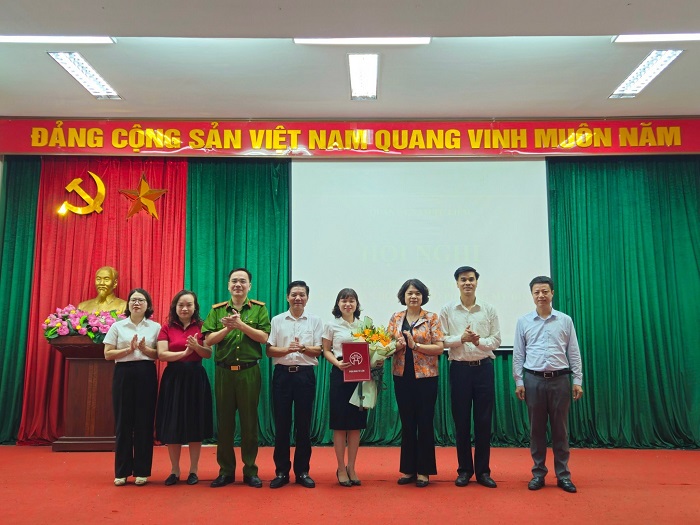 Quận Nam Từ Liêm: Đồng chí Vũ Thị Hải Vân nhận nhiệm vụ Phó Bí thư Thường trực Đảng ủy phường