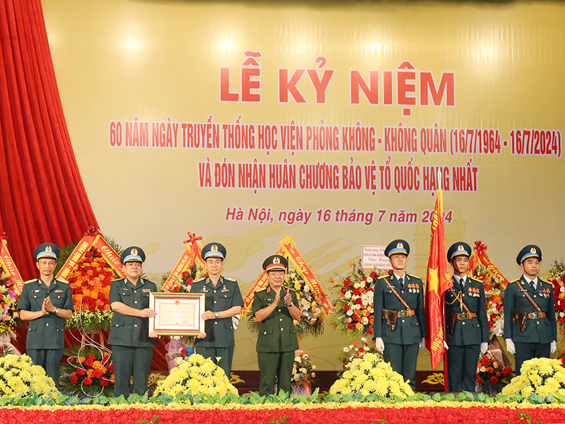 Học viện Phòng không - Không quân kỷ niệm 60 năm thành lập và nhận Huân chương Bảo vệ Tổ quốc hạng Nhất
