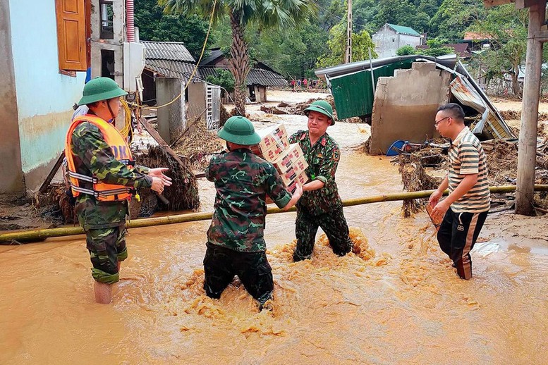Thủ tướng ra công điện khẩn: Hỗ trợ khắc phục hậu quả bão số 3, đảm bảo an sinh cho người dân miền Bắc