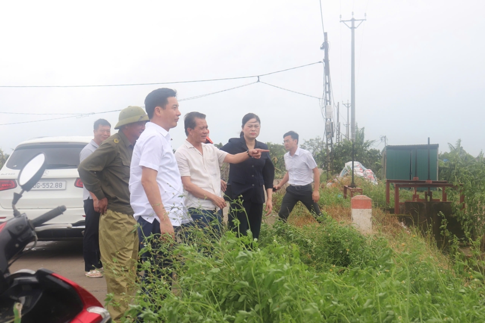 Chủ nhiệm Uỷ ban Kiểm tra Thành ủy kiểm tra công tác khắc phục hậu quả bão số 3 tại huyện Gia Lâm: Quyết liệt, hiệu quả, nhanh chóng