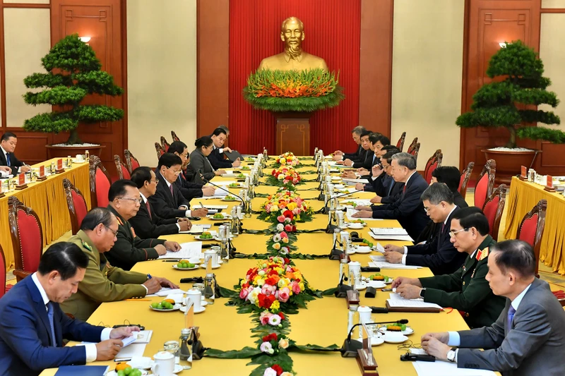 Quyết tâm gìn giữ, vun đắp quan hệ Việt Nam - Lào mãi mãi xanh tươi, liên tục phát triển