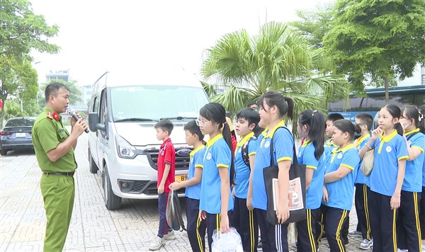 Huyện đoàn Gia Lâm tổ chức tập huấn kỹ năng phòng cháy chữa cháy và thoát hiểm cho thanh thiếu nhi năm 2024