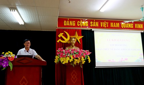 Thị xã Sơn Tây tổ chức khai giảng lớp bồi dưỡng nhận thức về Đảng khóa III năm 2024