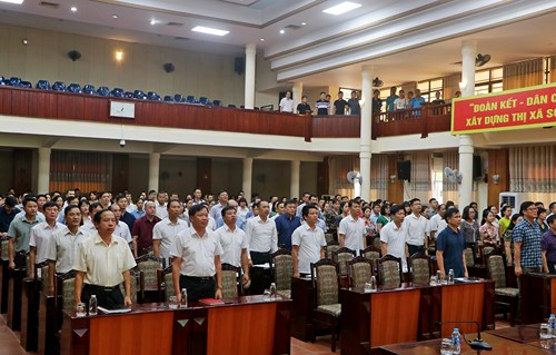 Thị xã Sơn Tây tiếp tục duy trì nền nếp chào cờ và sinh hoạt chính trị đầu tháng