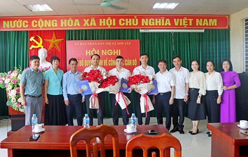 Thị xã bổ nhiệm cán bộ quản lý giáo dục: Phát huy năng lực, đoàn kết hoàn thành nhiệm vụ năm học mới