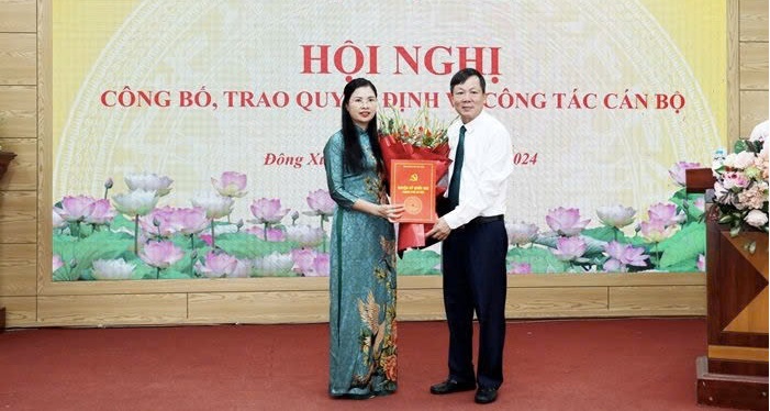 Hội nghị công bố, trao quyết định về công tác cán bộ tại Huyện ủy Quốc Oai