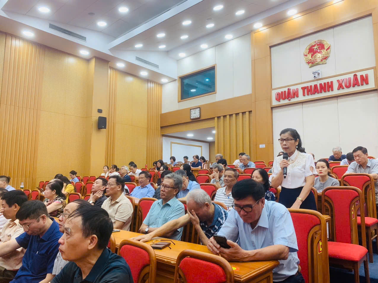 Cử tri kiến nghị Quốc hội xem xét sửa đổi các điều khoản về quản lý đê điều và phòng chống thiên tai