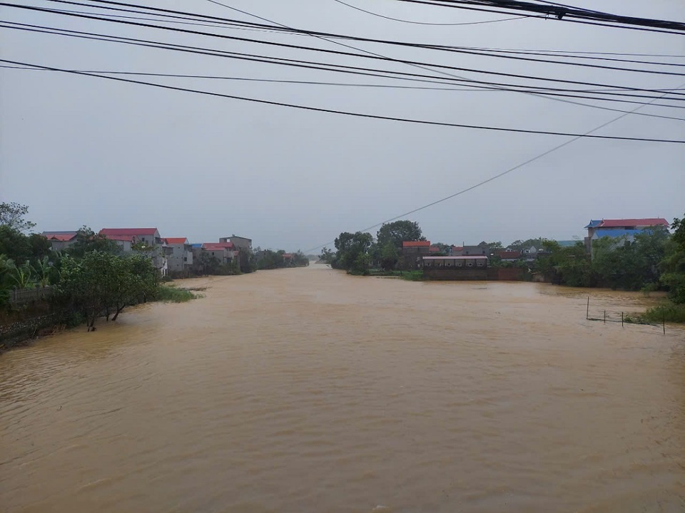 Tăng cường ứng phó với lũ rừng ngang gây ngập lụt và mưa lớn tại các huyện Thạch Thất, Quốc Oai, Chương Mỹ, Mỹ Đức