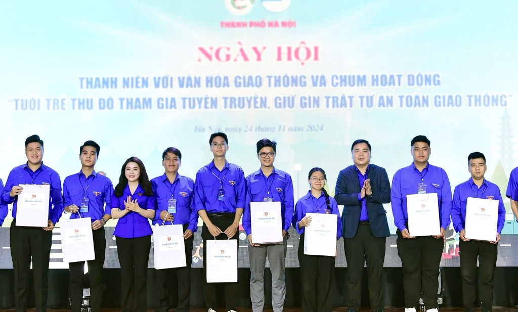 Ngày hội thanh niên Thủ đô lan toả văn hoá giao thông an toàn