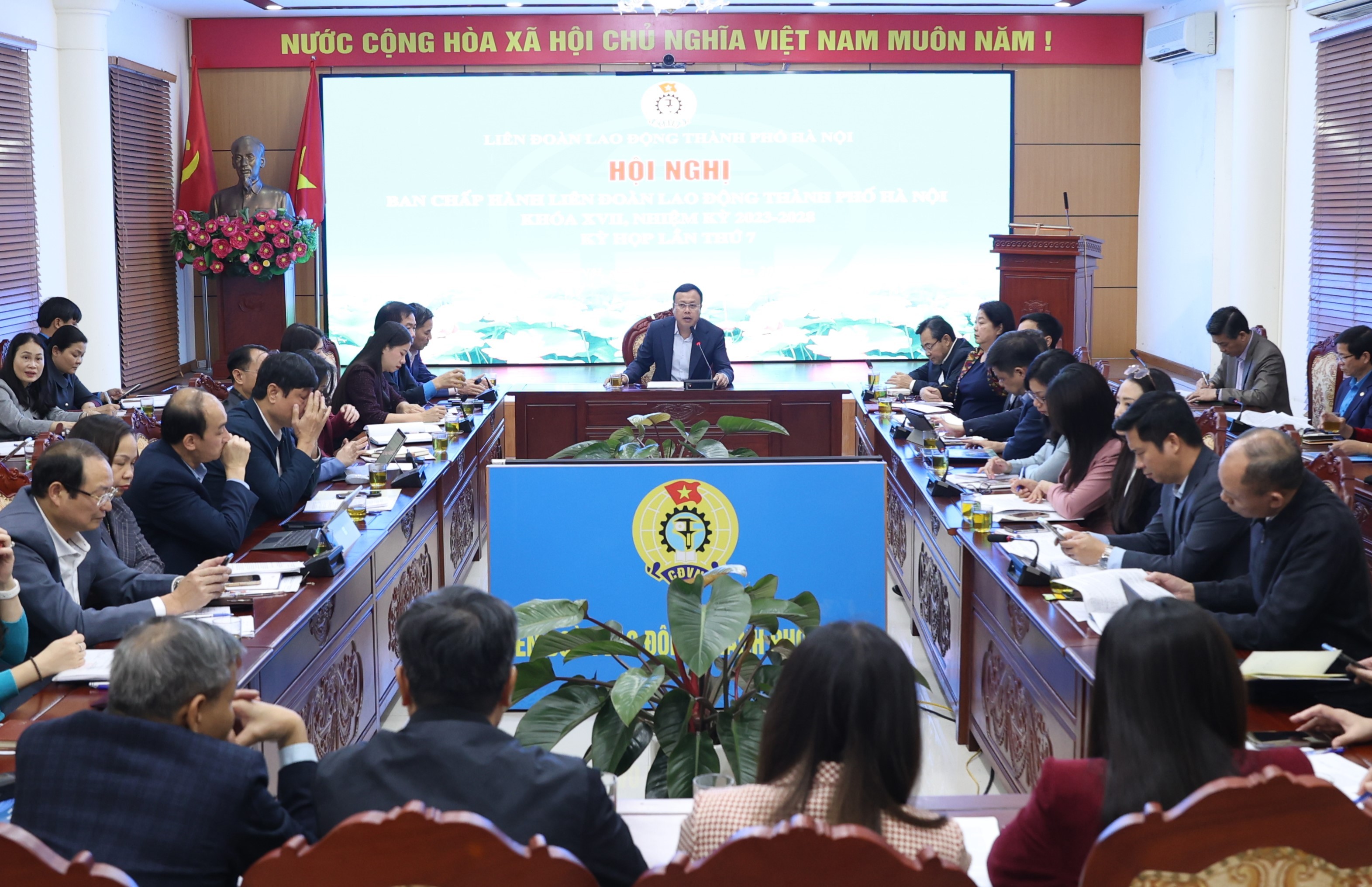 Tập trung phát triển đoàn viên, tham gia xây dựng Đảng trong sạch, vững mạnh
