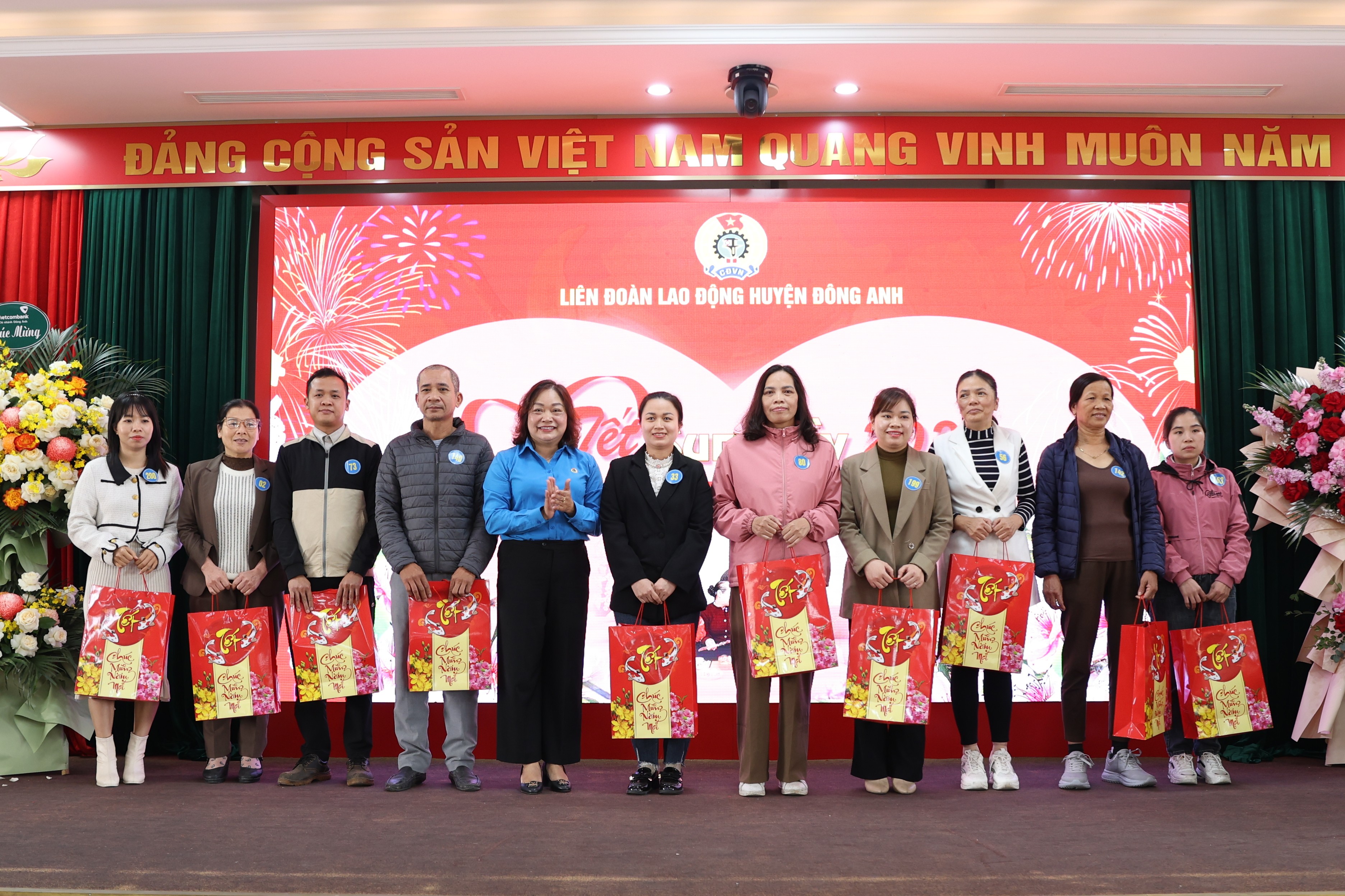“Tết sum vầy - Xuân ơn Đảng”, mang mùa xuân ấm áp đến với người lao động