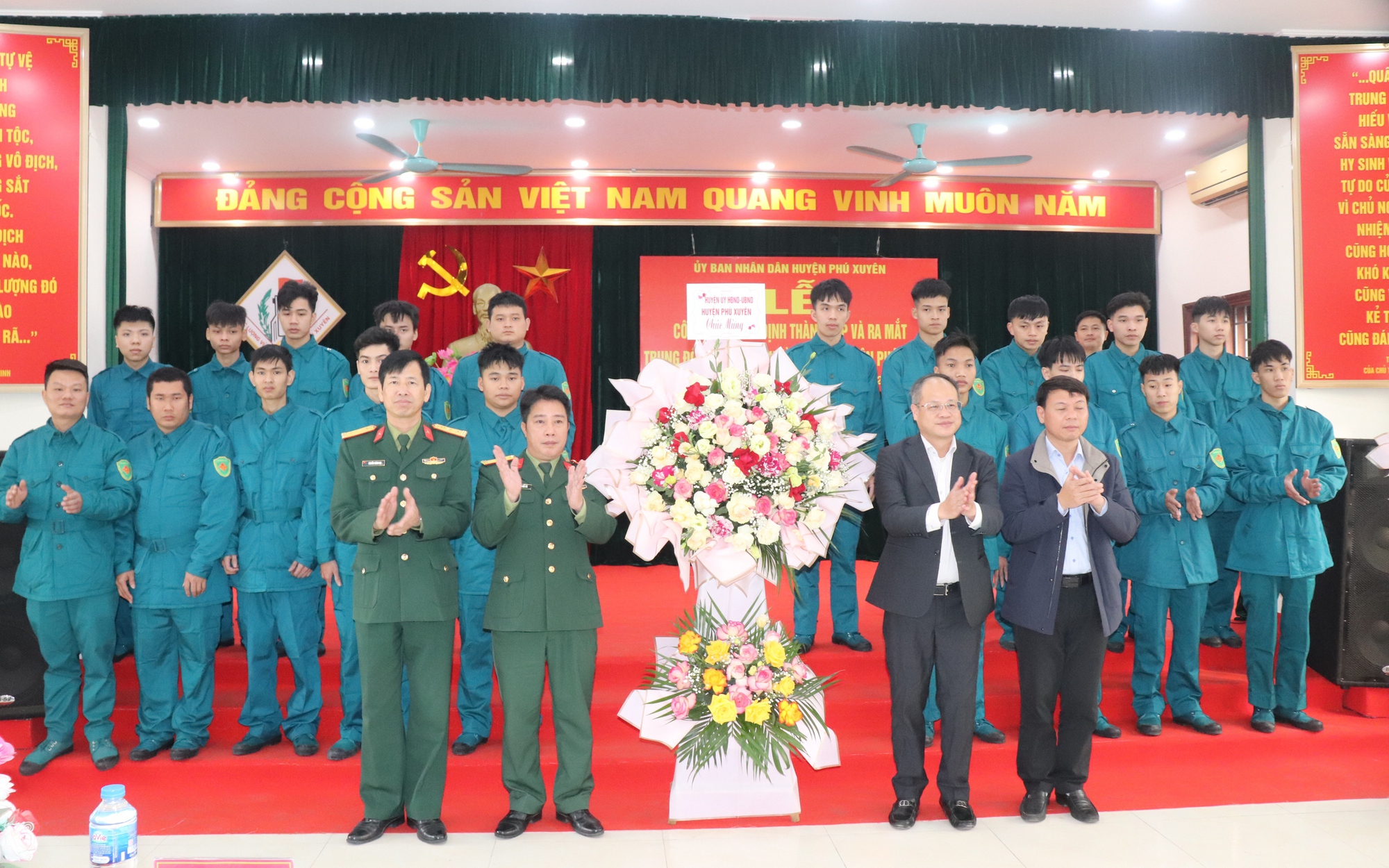 Huyện Phú Xuyên thành lập và ra mắt Trung đội Dân quân thường trực: Nâng cao sức mạnh quốc phòng địa phương