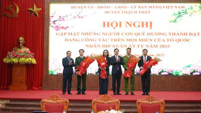 Huyện Thạch Thất: Hội nghị gặp mặt những người con ưu tú - Kết nối tri thức, lan tỏa cống hiến