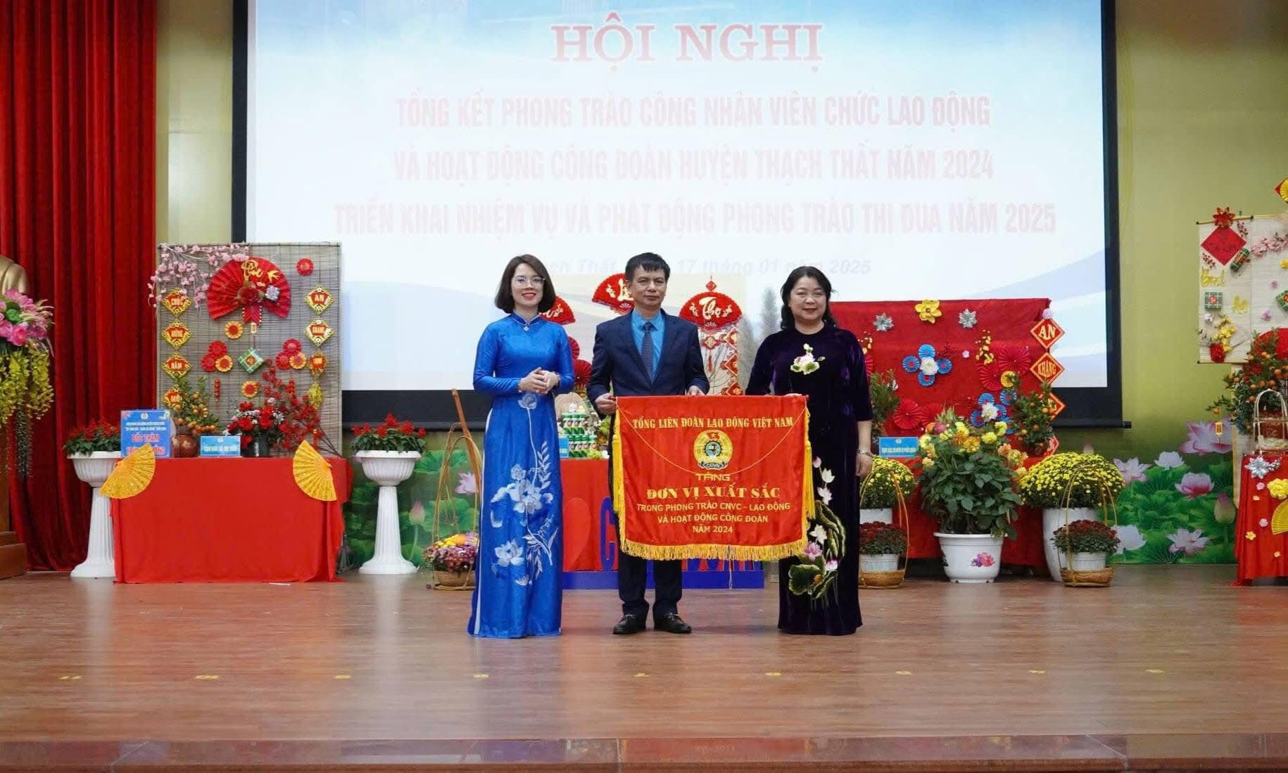 Liên đoàn Lao động huyện Thạch Thất: Tiên phong chăm lo đời sống người lao động, phát triển tổ chức Công đoàn vững mạnh