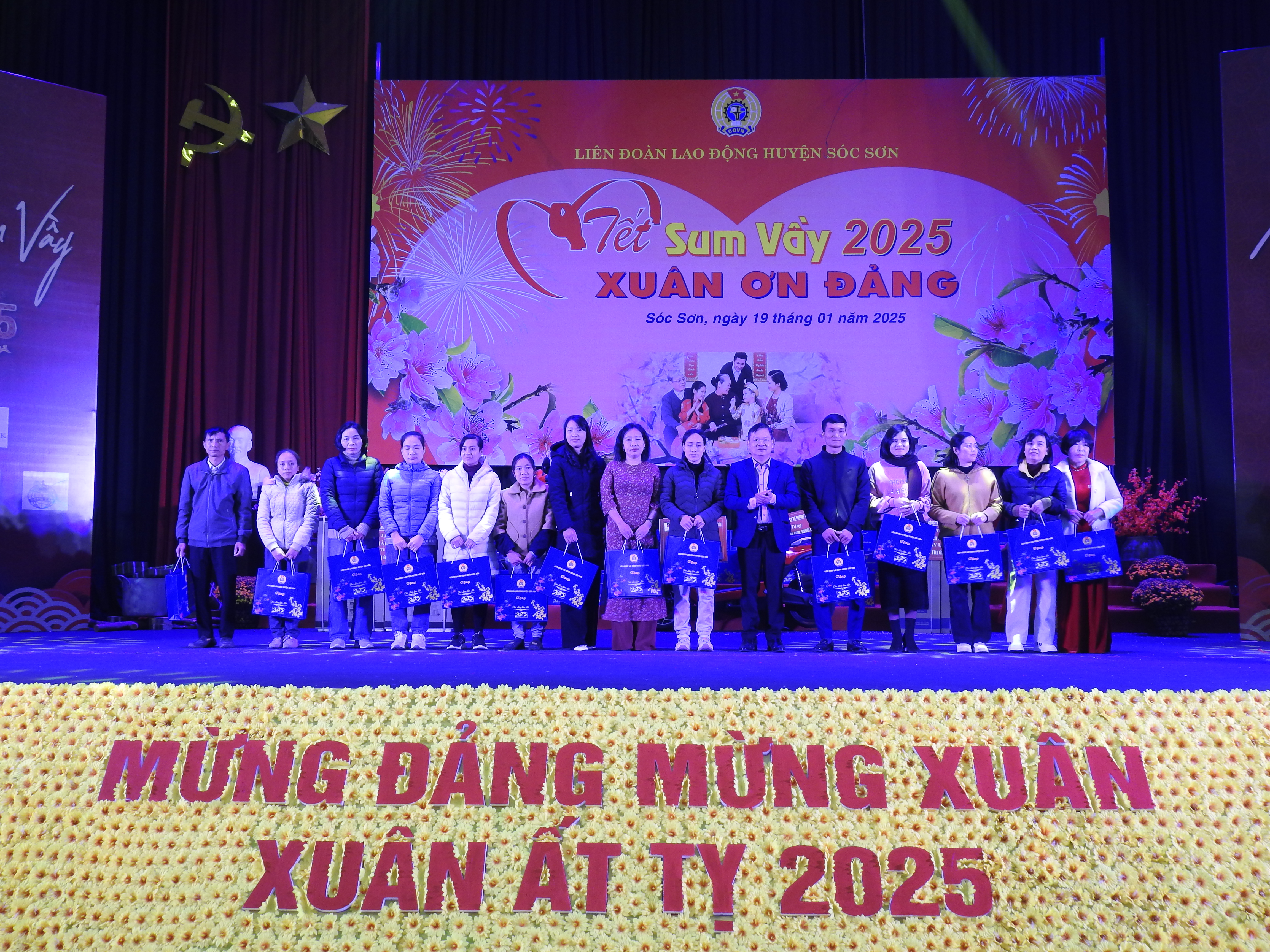 Chương trình “Tết sum vầy - Xuân ơn Đảng” năm 2025: Gắn kết yêu thương, lan toả tình đoàn kết