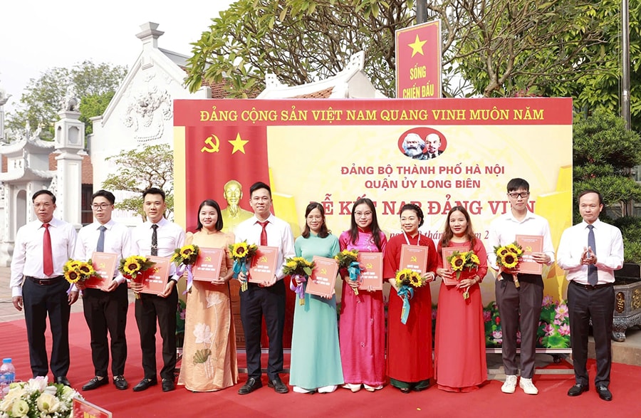 Kỷ niệm 95 năm Ngày thành lập Đảng Cộng sản Việt Nam (3/2/1930 - 3/2/2025): Ý Đảng hòa quyện lòng dân, đưa đất nước tiến vào kỷ nguyên mới - Bài 2: Sẵn sàng tâm thế bước sang giai đoạn phát triển mới