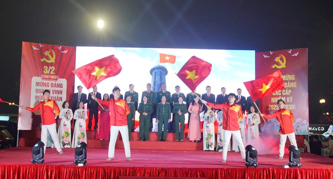 Quận Long Biên tổ chức Liên hoan văn nghệ chào mừng 95 năm Ngày thành lập Đảng Cộng sản Việt Nam