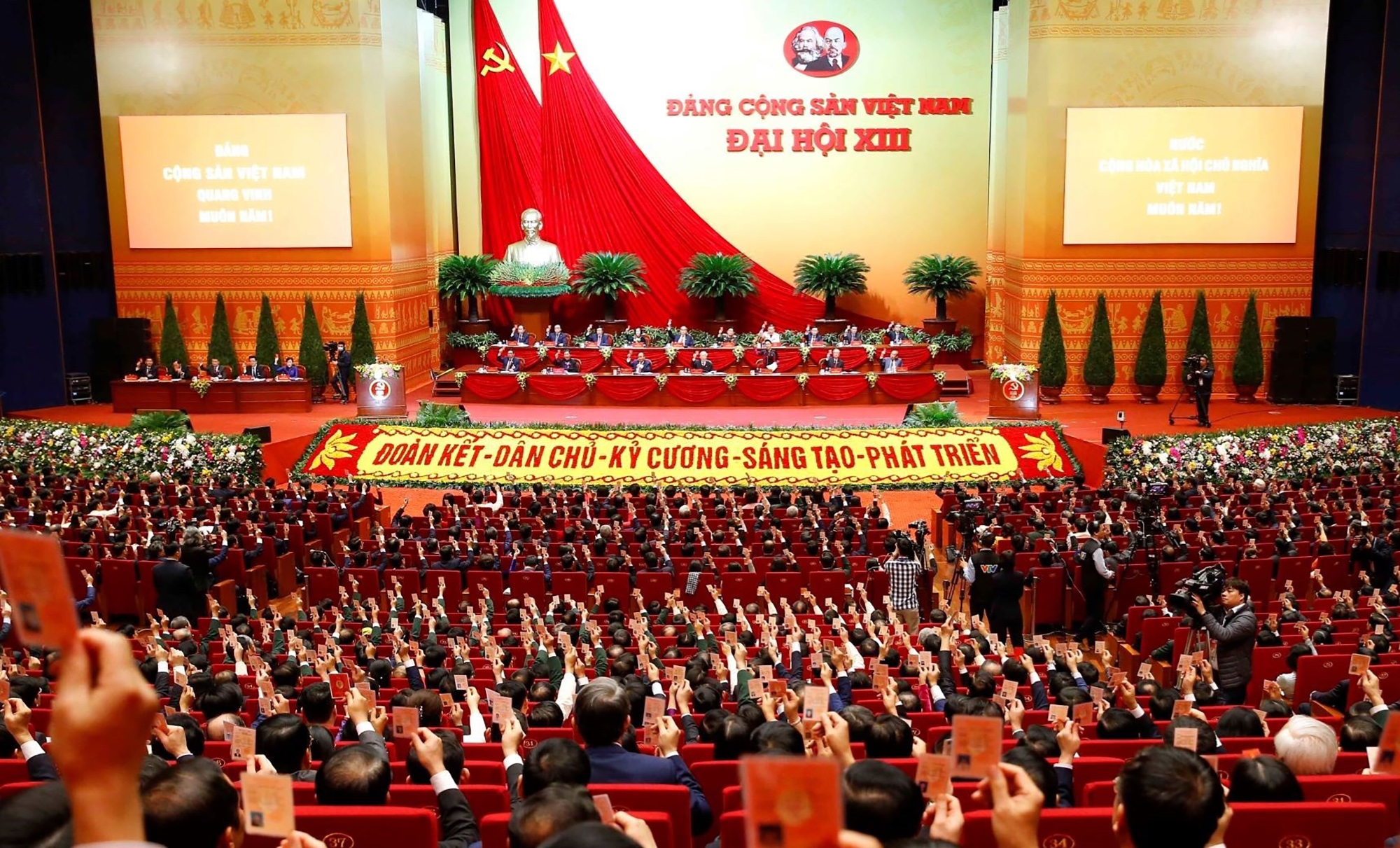 95 năm - Hành trình vĩ đại và vinh quang của Đảng 
