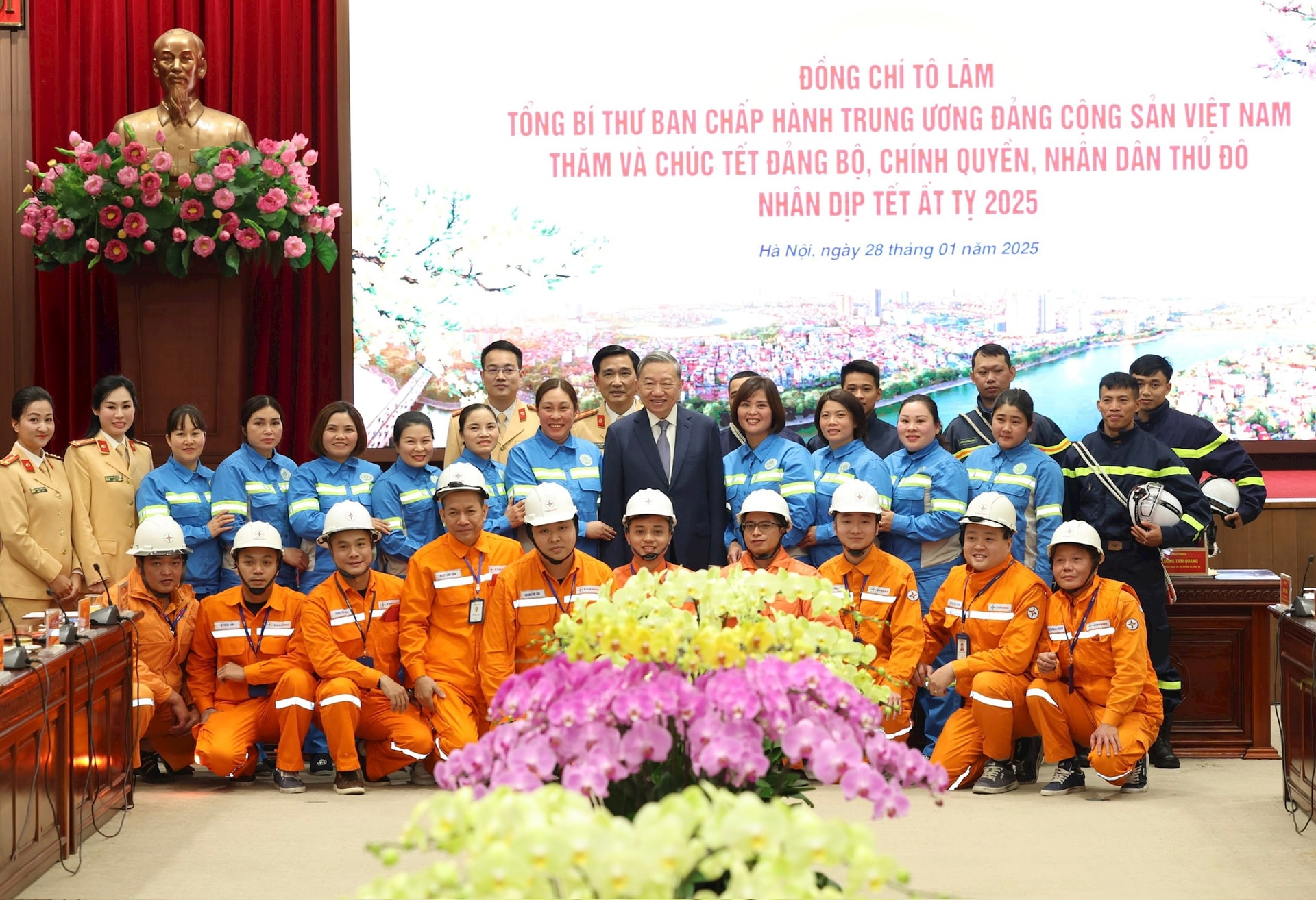 Tổng Bí thư Tô Lâm chúc Tết Đảng bộ, chính quyền và nhân dân Thủ đô Hà Nội
