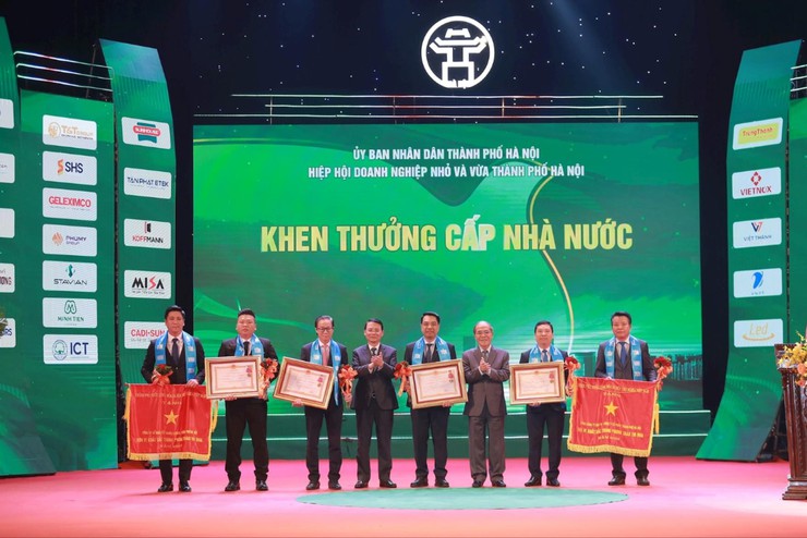 Lễ tôn vinh doanh nhân, doanh nghiệp Thăng Long năm 2024: Khẳng định vai trò tiên phong của cộng đồng doanh nghiệp Thủ đô
