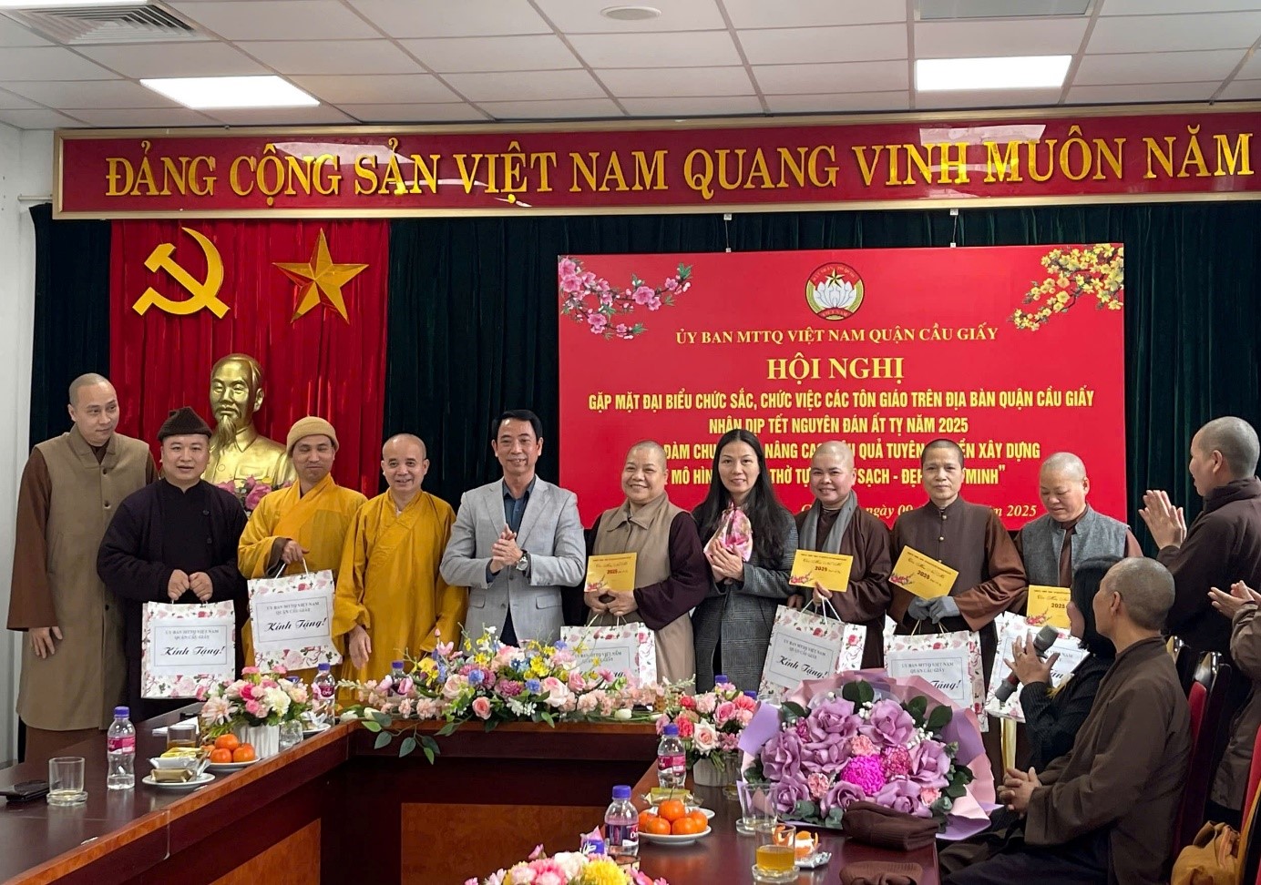 Quận Cầu Giấy: Thắt chặt đoàn kết, phát huy vai trò của cơ sở tôn giáo