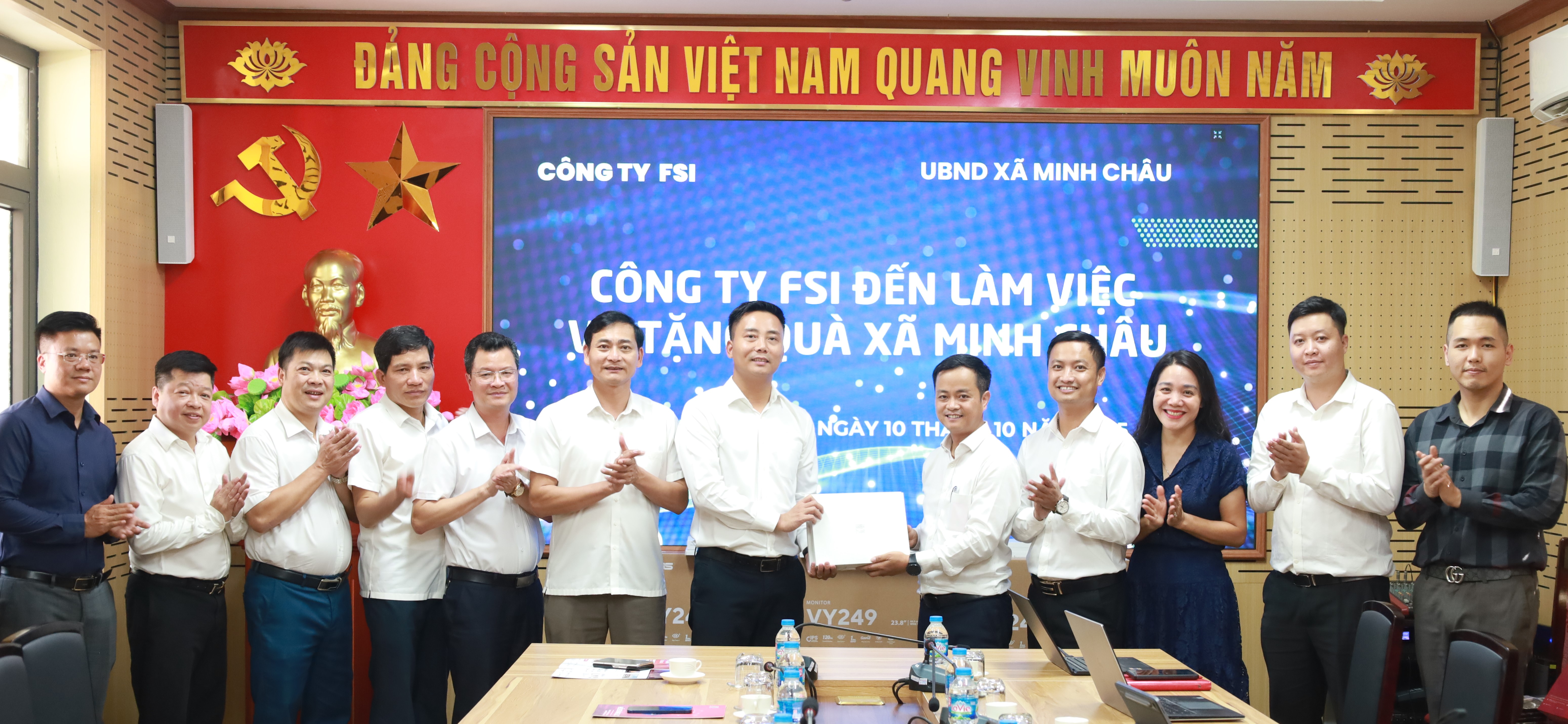 FSI đồng hành cùng xã Minh Châu trong hành trình chuyển đổi số, xây dựng nền hành chính thông minh