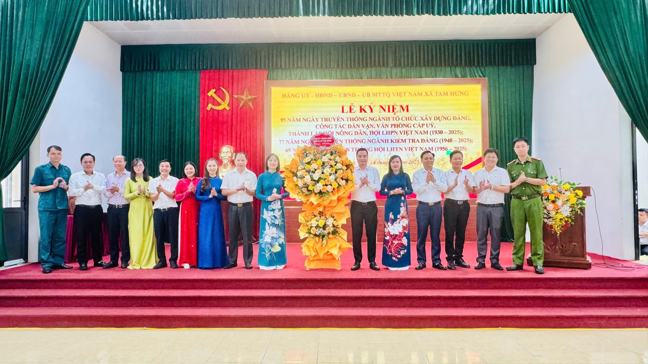 Xã Tam Hưng kỷ niệm các ngày truyền thống ngành xây dựng Đảng: Lan tỏa tinh thần đoàn kết và đổi mới