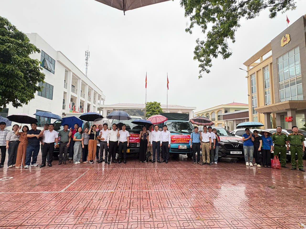 Xã Tam Hưng sẻ chia cùng đồng bào xã Điềm Thụy, tỉnh Thái Nguyên trong mưa lũ