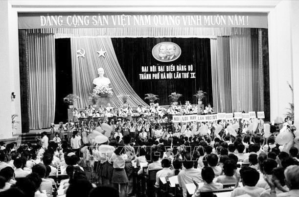 Đại hội đại biểu lần thứ IX Đảng bộ thành phố Hà Nội: Tiếp tục cải tạo, củng cố và hoàn thiện quan hệ sản xuất xã hội chủ nghĩa