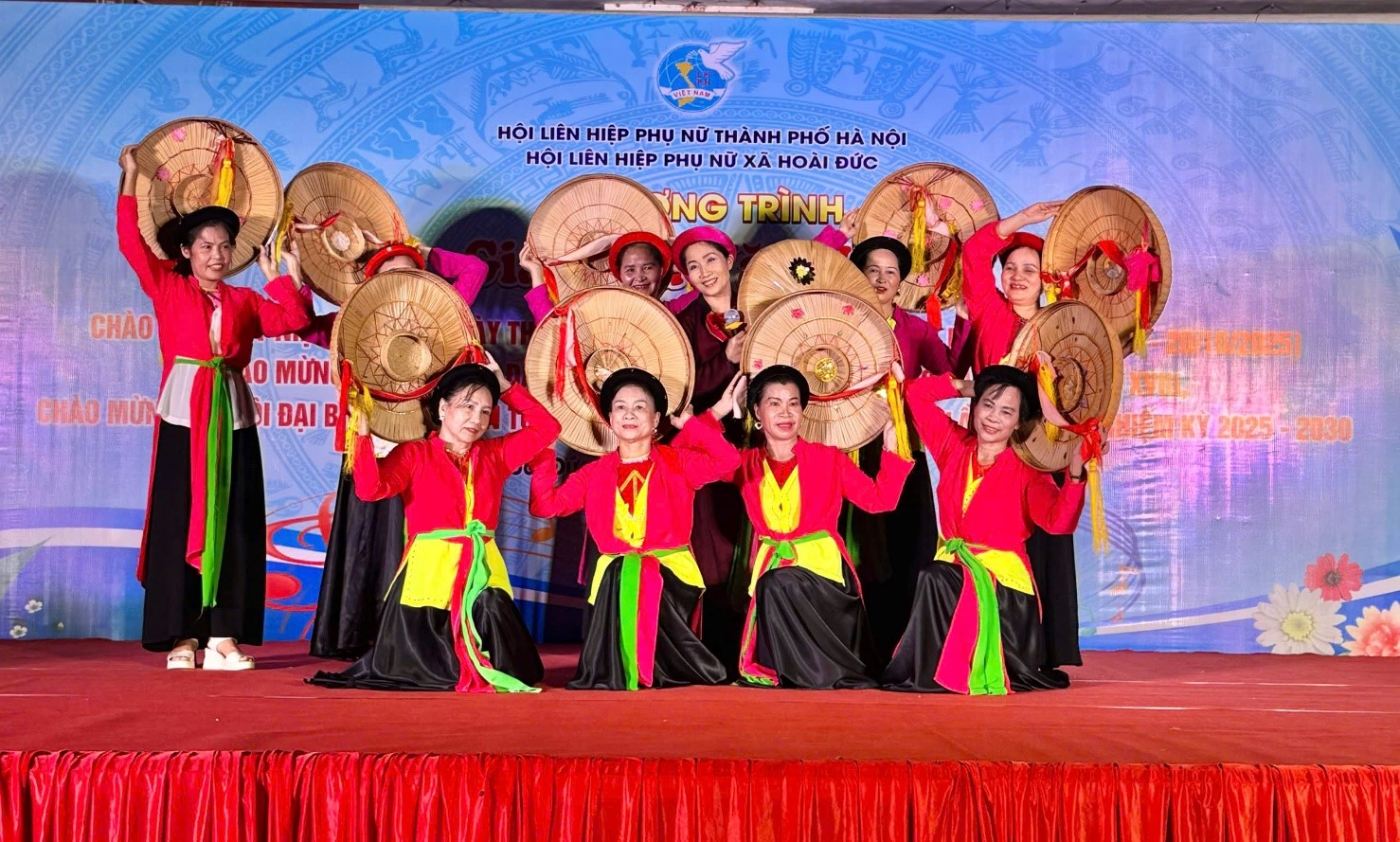 Phụ nữ xã Hoài Đức tỏa sáng trong chương trình nghệ thuật với chủ đề “Tự hào phụ nữ Việt Nam - Vững bước dưới cờ Đảng”